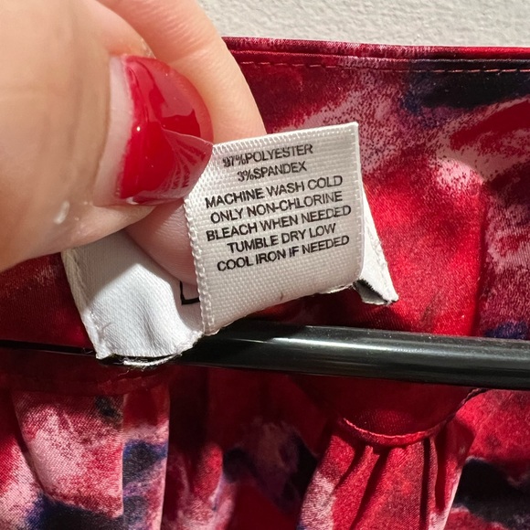 Stunning red Loft women’s blouse. - Picture 5 of 5